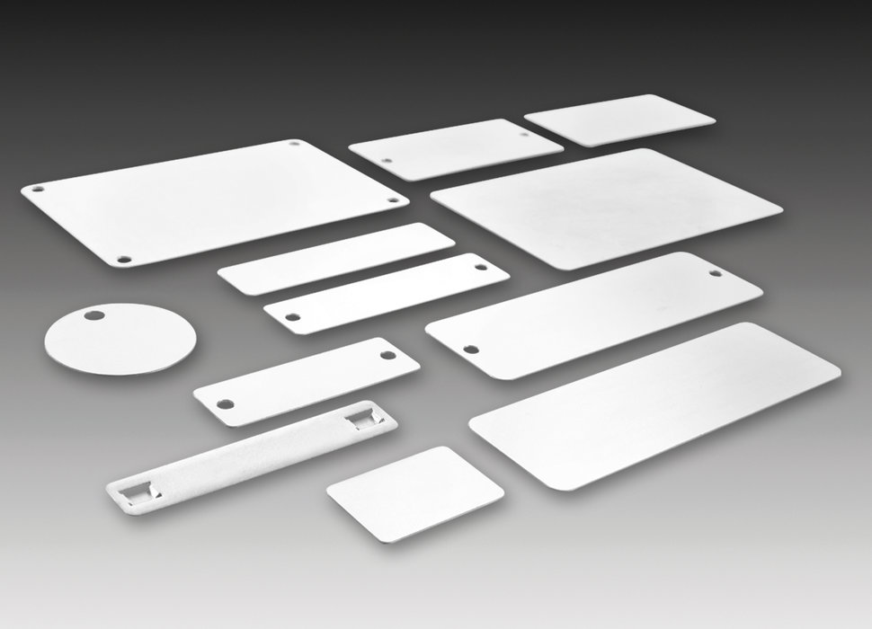 MetalliCard de Weidmüller: etiquetas metálicas de aluminio o acero inoxidable para señalización de equipamiento eléctrico y cables